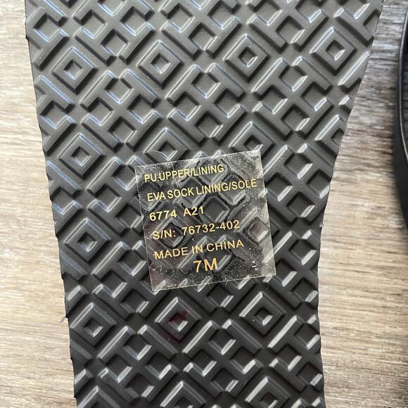 Tory Burch Navy Blue Flip Flop Sandals NWOT - Size: 7 - Picture 5 of 6